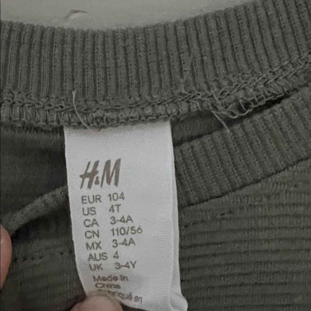 H&M Green Ribbed Sweatshirt 4T - Picture 2 of 5